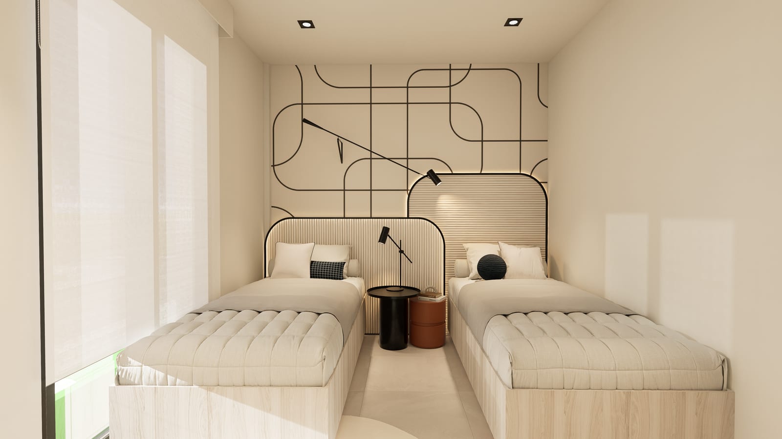 Schlafzimmer mit zwei Einzelbetten und grafischer Akzentwand